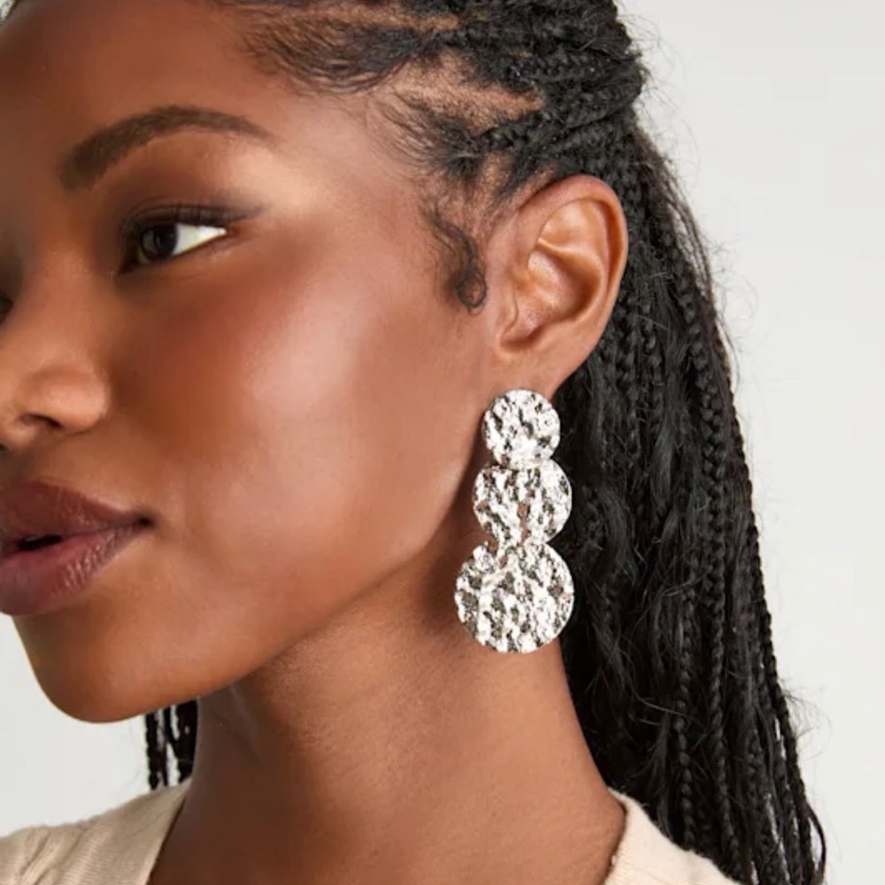 Lulus Ashton Silver Hammered Statement Earrings